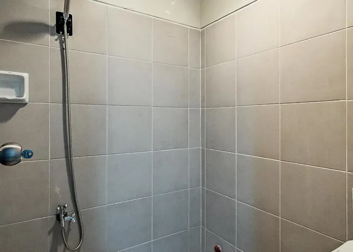 Apartment Golden Japandi 2br Uptown Parksuits Bgc With Dryer Manila