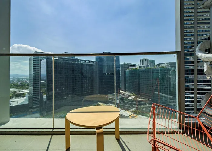 Golden Japandi 2br Uptown Parksuits Bgc With Dryer *