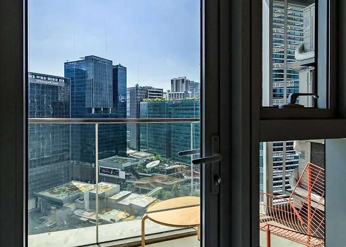 Golden Japandi 2br Uptown Parksuits Bgc With Dryer *